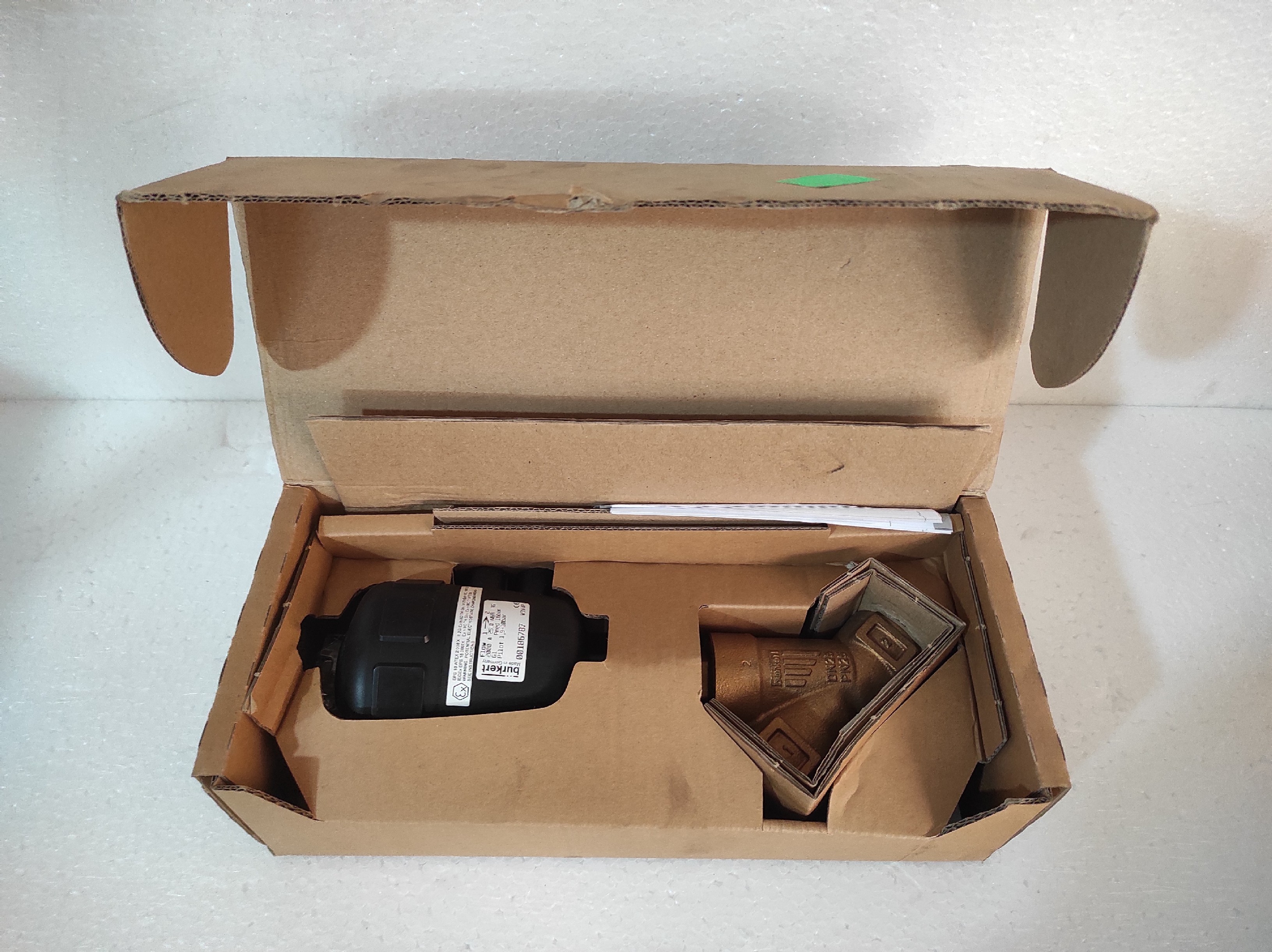 Bürkert 2000 A 25,0 Pneumatic Angle Valve NBR RG Pmed 16 Bar Pilot 1,9-10 Bar