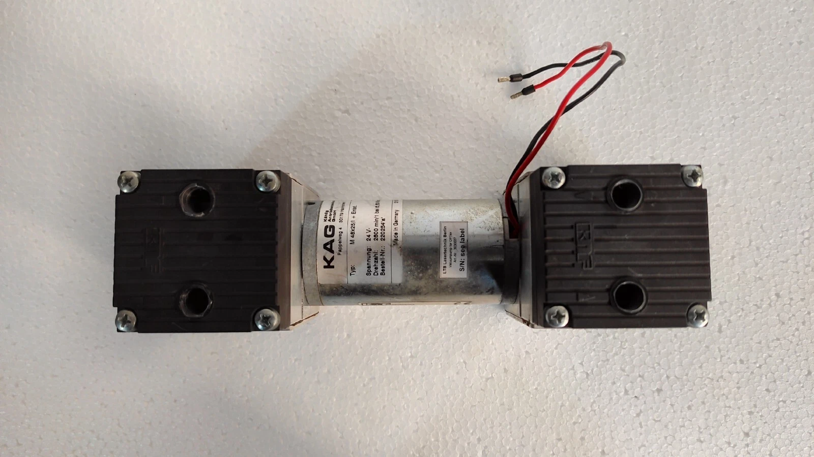 KNF pm14296-815.3 / PM14296-815.3 Vacuum Pump